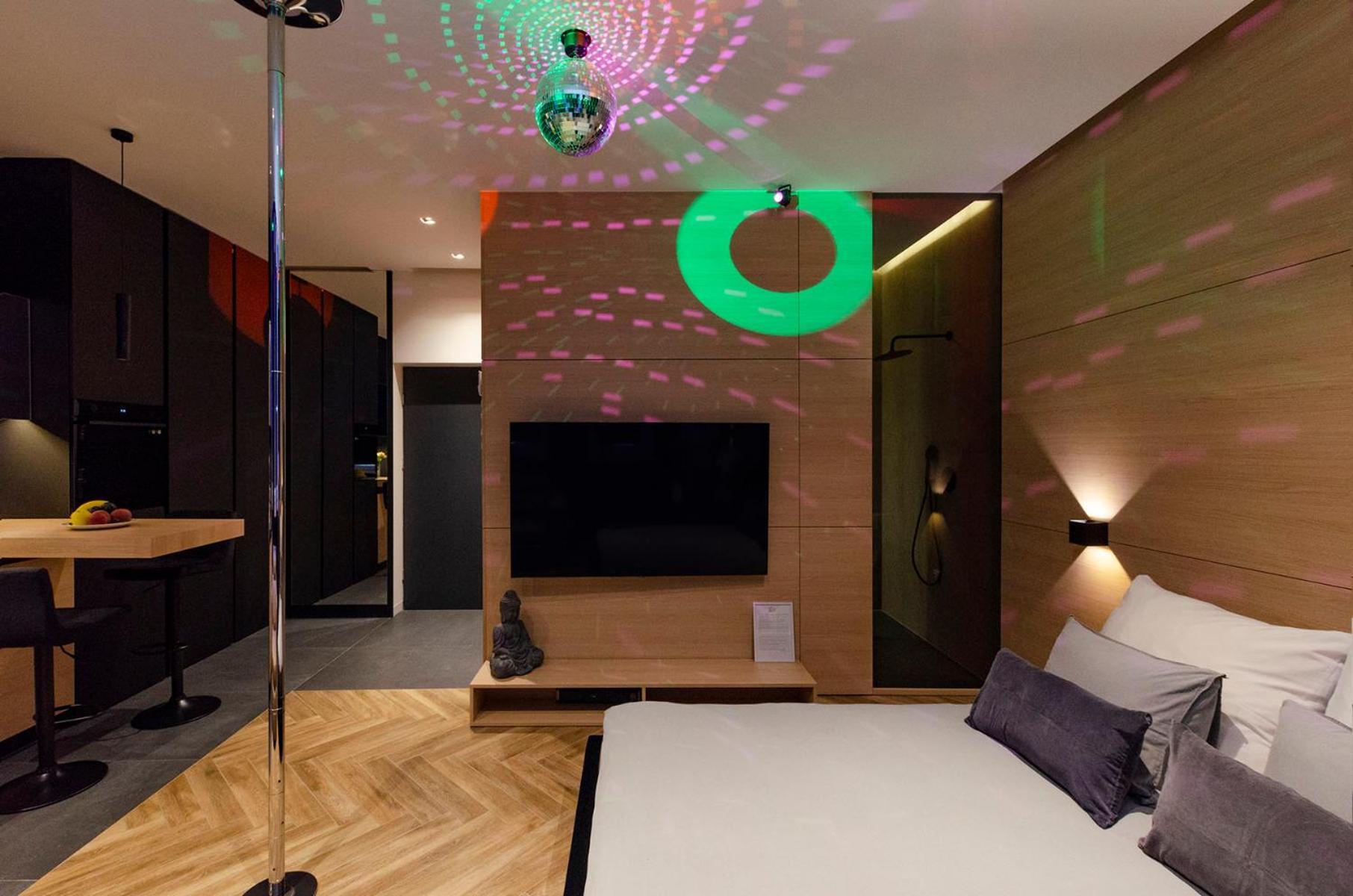 Lupoapartments Z Jacuzzi Pole Dance Leczycka 29 Klimatyzacja Parking Dostep Na Kod Łódź Habitación foto